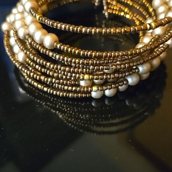 Elegant Gold Tone Champagne Cream Beaded Bracelet Cuff Shine One Size - Picture 3 of 11